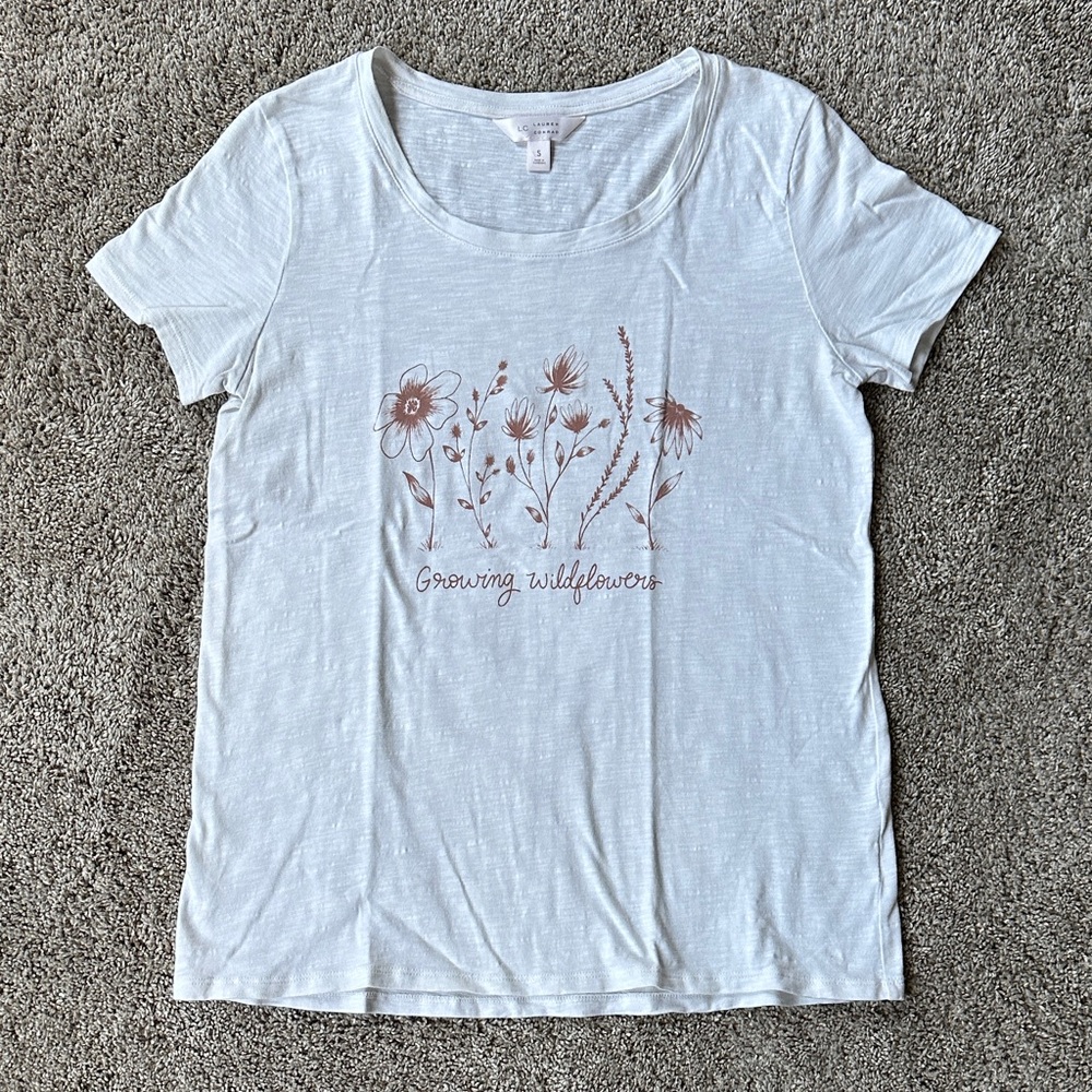 LC Lauren Conrad White Wildflower Graphic Tee